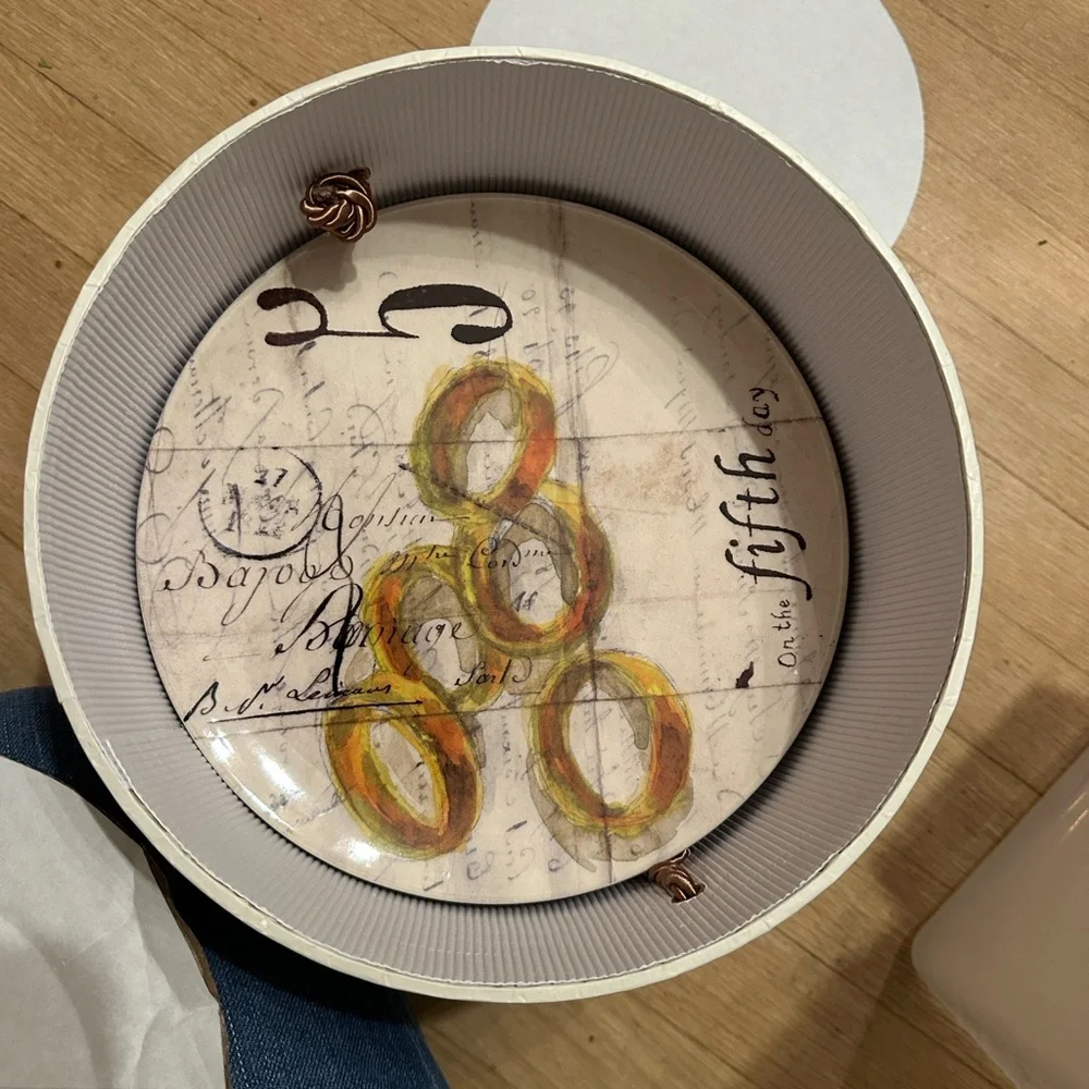 Williams Sonoma Gold and White Plate